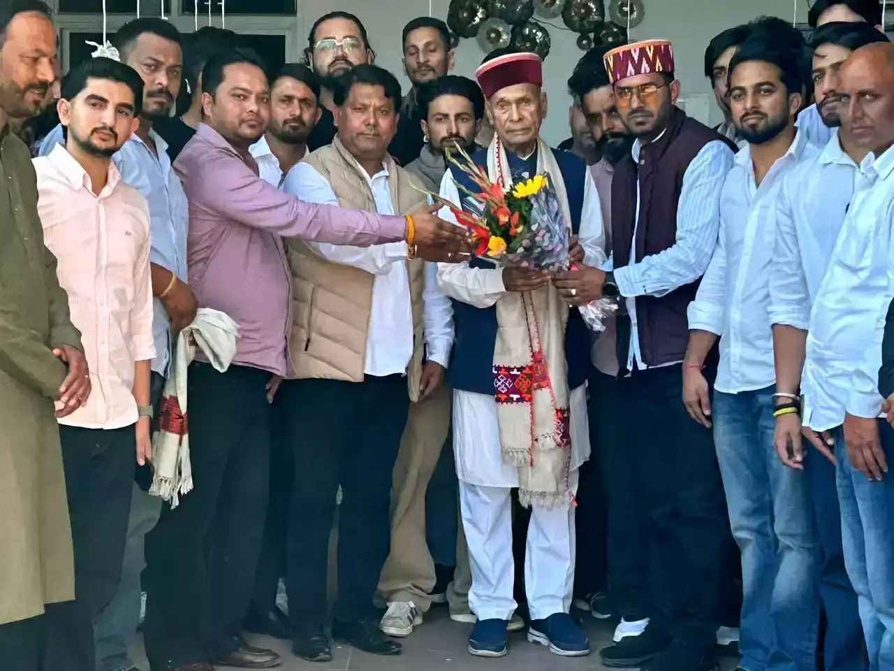 Hamirpur: पूर्व सीएम धूमल से मिले रोहित भारद्वाज, कई मुद्दों पर हुई चर्चा
