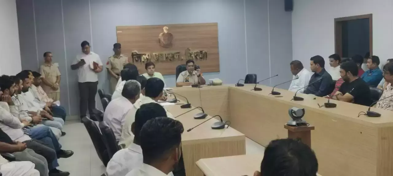 Sirsa: चिकित्सक के परामर्श के बिना दवा बिक्री पर डीसी ने जताई सख्ती Sirsa: चिकित्सक के परामर्श के बिना दवा बिक्री पर डीसी ने जताई सख्ती