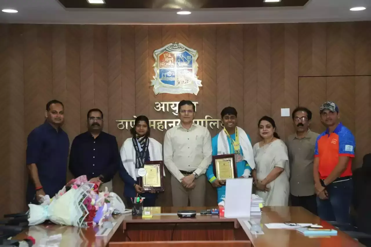 Mumbai: रजत पदक विजेता शौर्य-हर्ष का टीएमसी मुख्यालय में हुआ सम्मान