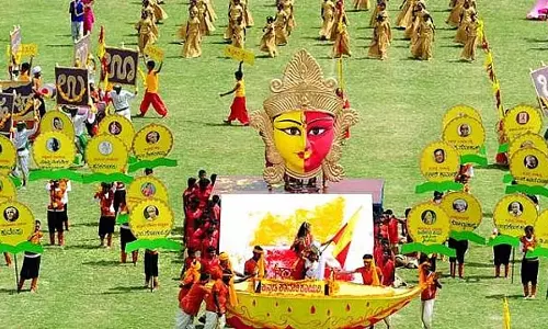 कन्नड़ राज्योत्सव: 1,700 स्कूली बच्चों ने सांस्कृतिक कार्यक्रम में भाग लिया; Minister