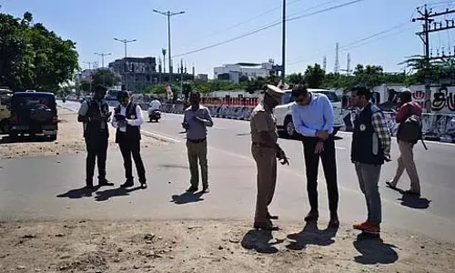 CBI अधिकारियों ने वेलुचामिपुरम, करूर में जांच की CBI अधिकारियों ने वेलुचामिपुरम, करूर में जांच की