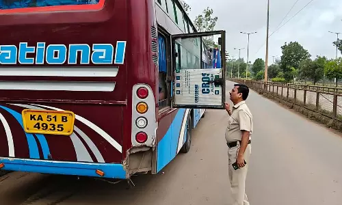 बेंगलुरु नियमों का उल्लंघन: 63 बसें जब्त