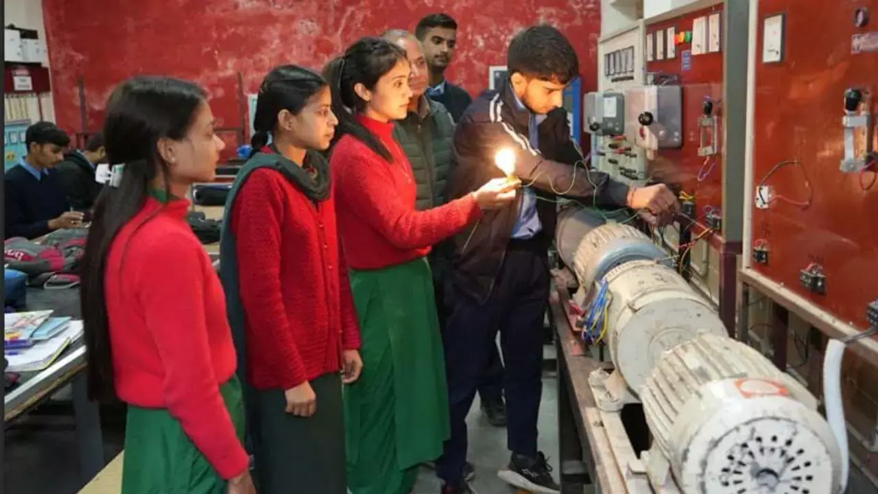 Shimla: हिमाचल में तकनीकी शिक्षा को मिला आधुनिक आयाम Shimla: हिमाचल में तकनीकी शिक्षा को मिला आधुनिक आयाम