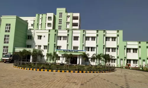 Odisha : महिला ने सुबर्णपुर में अपने नाबालिग बेटे के इलाज के लिए राशन कार्ड गिरवी रखा