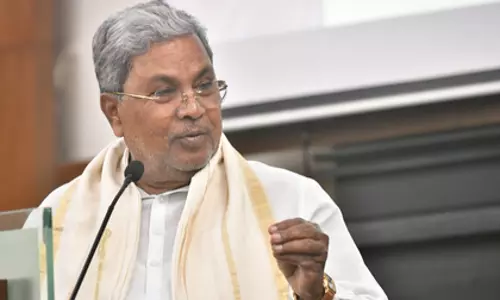 बेंगलुरु में गड्ढे भरने की समयसीमा खत्म, CM सिद्धारमैया बोले शिवकुमार से पूछें