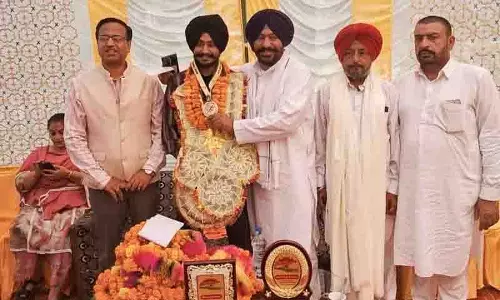 दक्षिण एशियाई खेलों के स्वर्ण पदक विजेता को Nalagarh में सम्मानित किया दक्षिण एशियाई खेलों के स्वर्ण पदक विजेता को Nalagarh में सम्मानित किया