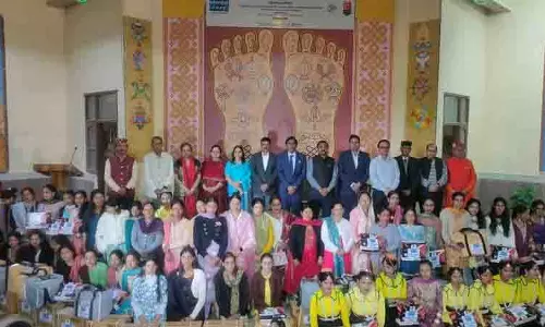 NHPC ने चंबा की लड़कियों को स्व-रोजगार किट प्रदान कर सशक्त बनाया NHPC ने चंबा की लड़कियों को स्व-रोजगार किट प्रदान कर सशक्त बनाया