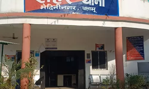 श्मशान घाट के पास नवजात का कटा सिर मिलने से सनसनी, नहीं हो सकी शिनाख्त श्मशान घाट के पास नवजात का कटा सिर मिलने से सनसनी, नहीं हो सकी शिनाख्त