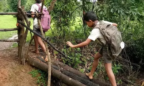 शू भाग्य के लिए फंडिंग अधूरी है: आधे एकेडमिक साल के बाद भी कोई डिस्ट्रीब्यूशन नहीं हुआ