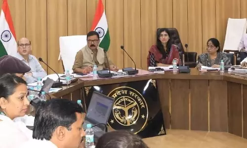Bareilly: टीकाकरण नहीं तो राशन नहीं, डीएम अविनाश सिंह ने दी सख्त चेतावनी Bareilly: टीकाकरण नहीं तो राशन नहीं, डीएम अविनाश सिंह ने दी सख्त चेतावनी