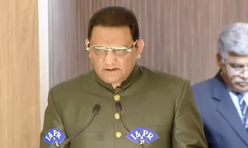 मोहम्मद अज़हरुद्दीन ने तेलंगाना कैबिनेट मंत्री के रूप में शपथ ली