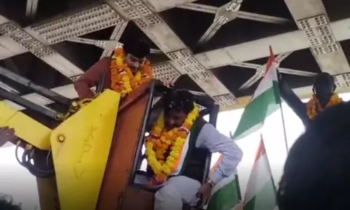 जब BJP सांसद ने गुस्से में कर्मचारी को मारा थप्पड़, LIVE वीडियो...