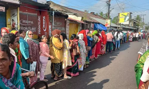 Puri : अनला नवमी पर राधा पद दर्शन के लिए सखीगोपाल में 2 लाख से ज़्यादा भक्त उमड़े Puri : अनला नवमी पर राधा पद दर्शन के लिए सखीगोपाल में 2 लाख से ज़्यादा भक्त उमड़े