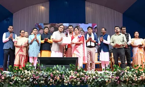 असम में महिला उद्यमिता अभियान के तहत 27,573 लाभार्थियों को चेक वितरित