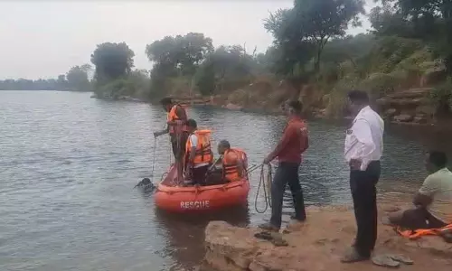 Raipur Breaking: माना ब्लू वाटर में दो नाबालिगों की डूबने से मौत Raipur Breaking: माना ब्लू वाटर में दो नाबालिगों की डूबने से मौत