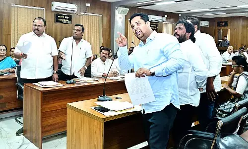 Hubli : पुरानी कोर्ट बिल्डिंग सौंपने से इनकार Hubli : पुरानी कोर्ट बिल्डिंग सौंपने से इनकार