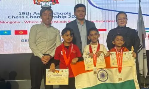 टीम इंडिया ने मंगोलिया में एशियाई स्कूल शतरंज चैंपियनशिप में रजत पदक जीता टीम इंडिया ने मंगोलिया में एशियाई स्कूल शतरंज चैंपियनशिप में रजत पदक जीता
