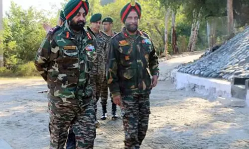 AI वीडियो विवाद, पाकिस्तान ने भारतीय सेना पर लगाए आरोप, PIB ने फाड़ा दुष्प्रचार AI वीडियो विवाद, पाकिस्तान ने भारतीय सेना पर लगाए आरोप, PIB ने फाड़ा दुष्प्रचार