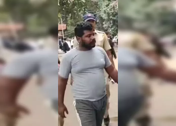 भांजे ने किया मामा का कत्ल! फुटेज देख पुलिस भी सन्न, क्या था वो राज जो बना हत्या की वजह? भांजे ने किया मामा का कत्ल! फुटेज देख पुलिस भी सन्न, क्या था वो राज जो बना हत्या की वजह?
