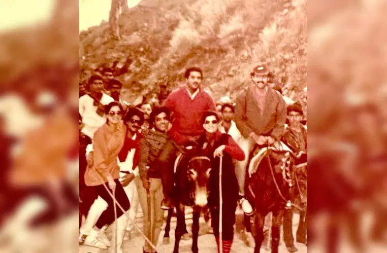 फिल्म सेट पर ताले लटके तो वैष्णो देवी के लिए निकले बोनी कपूर, शेयर किया इंडस्ट्री में हड़ताल का किस्सा फिल्म सेट पर ताले लटके तो वैष्णो देवी के लिए निकले बोनी कपूर, शेयर किया इंडस्ट्री में हड़ताल का किस्सा