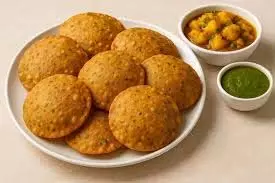 Masala Puri Recipe: गरमा-गरम सब्जी के साथ परोसें मसाला पूरी Masala Puri Recipe: गरमा-गरम सब्जी के साथ परोसें मसाला पूरी