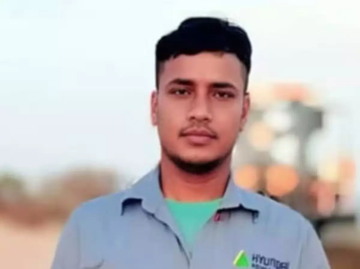 क्रॉस फायरिंग में मारे गए युवक का शव जल्द भारत वापस लाया जा सकता है, परिवार पर दुखों का पहाड़ टूटा क्रॉस फायरिंग में मारे गए युवक का शव जल्द भारत वापस लाया जा सकता है, परिवार पर दुखों का पहाड़ टूटा