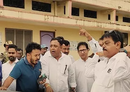 नुआपाड़ा उपचुनाव: बीजद नेता घराई के आवास पर छापेमारी से तनाव नुआपाड़ा उपचुनाव: बीजद नेता घराई के आवास पर छापेमारी से तनाव