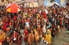 Ayodhya: पंचकोसी परिक्रमा के लिए उमड़ी श्रद्धालुओं की भीड़ Ayodhya: पंचकोसी परिक्रमा के लिए उमड़ी श्रद्धालुओं की भीड़