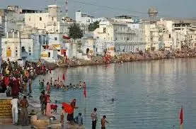Pushkar Jhil: ब्रह्मा जी के हाथ से कैसे बनी थी पुष्कर झील? कार्तिक पूर्णिमा पर स्नान करने से नष्ट होते हैं पाप Pushkar Jhil: ब्रह्मा जी के हाथ से कैसे बनी थी पुष्कर झील? कार्तिक पूर्णिमा पर स्नान करने से नष्ट होते हैं पाप