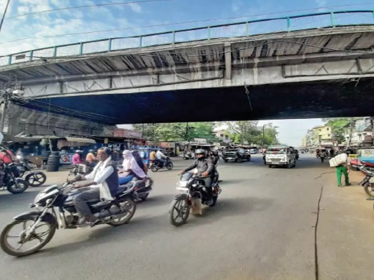 Bhopal: भोपाल में पुराने जर्जर पुल की जगह बनेगा नया मजबूत ब्रिज Bhopal: भोपाल में पुराने जर्जर पुल की जगह बनेगा नया मजबूत ब्रिज