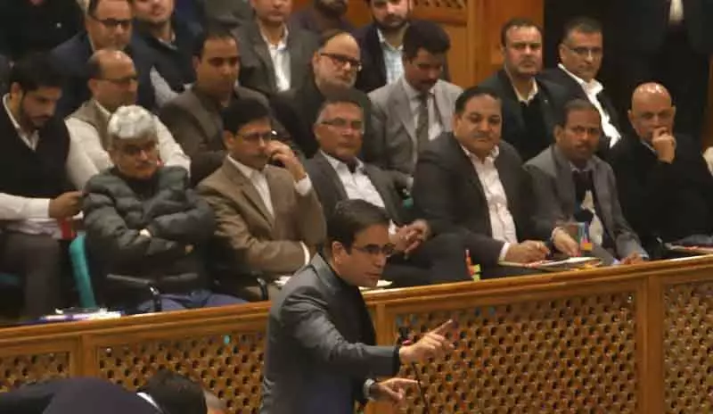 कश्मीर में भूमि अनुदान नियम आक्रामक, जम्मू में नरमी: तनवीर सादिक कश्मीर में भूमि अनुदान नियम आक्रामक, जम्मू में नरमी: तनवीर सादिक