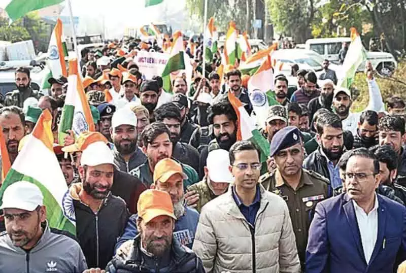 राष्ट्रीय एकता दिवस: कश्मीर में दौड़, परेड और शपथ ग्रहण समारोह आयोजित राष्ट्रीय एकता दिवस: कश्मीर में दौड़, परेड और शपथ ग्रहण समारोह आयोजित