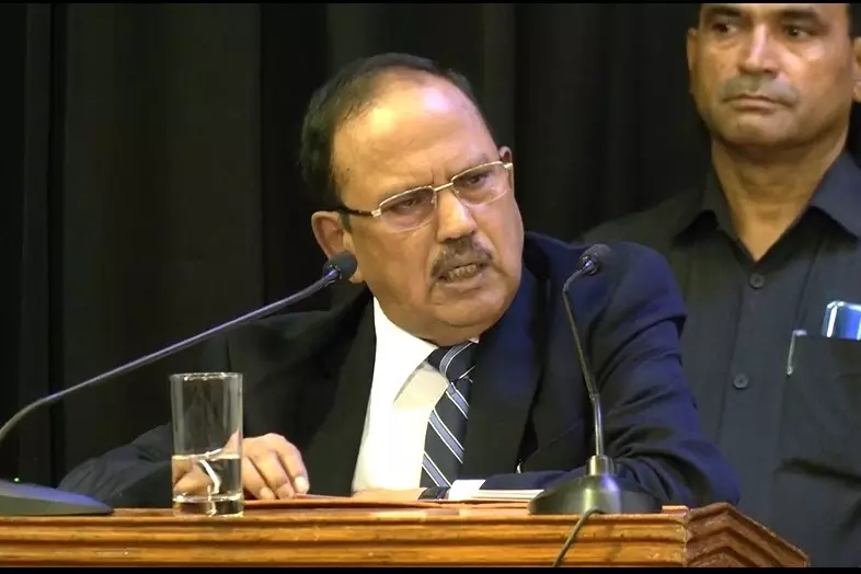 NSA डोभाल ने अप्रत्यक्ष रूप से राहुल गांधी की टिप्पणियों पर सवाल उठाए NSA डोभाल ने अप्रत्यक्ष रूप से राहुल गांधी की टिप्पणियों पर सवाल उठाए