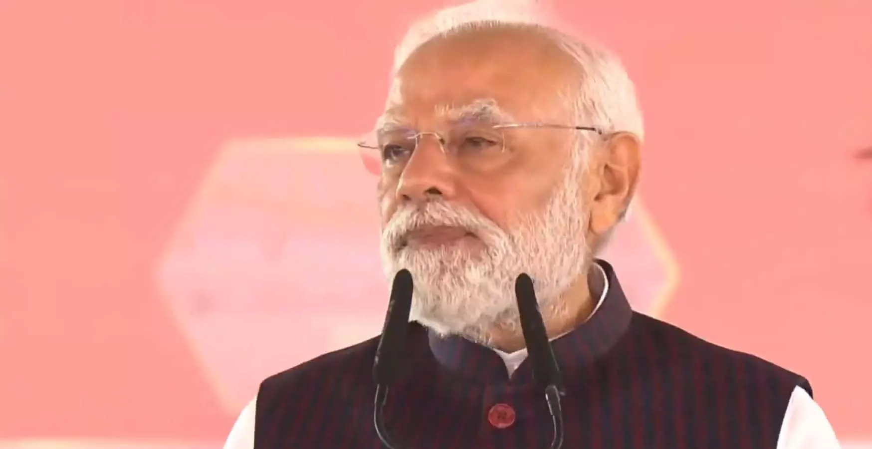 सभा को प्रधानमंत्री नरेंद्र मोदी कर रहे संबोधित, देखें LIVE सभा को प्रधानमंत्री नरेंद्र मोदी कर रहे संबोधित, देखें LIVE