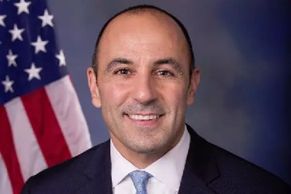 US सांसदों ने ट्रम्प से एच-1बी वीज़ा पर कार्रवाई पर पुनर्विचार करने का आग्रह किया US सांसदों ने ट्रम्प से एच-1बी वीज़ा पर कार्रवाई पर पुनर्विचार करने का आग्रह किया