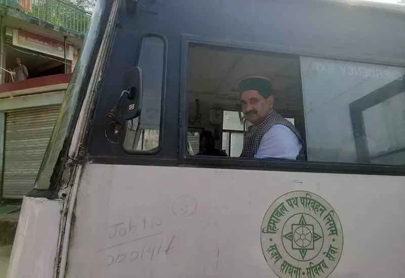 Shahpur MLA ने बस से किया करेरी रोड का निरीक्षण, शीघ्र मरम्मत के आदेश Shahpur MLA ने बस से किया करेरी रोड का निरीक्षण, शीघ्र मरम्मत के आदेश