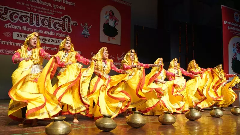 Haryana : रत्नावली महोत्सव में कैथल कॉलेज ने जीती ओवरऑल ट्रॉफी Haryana : रत्नावली महोत्सव में कैथल कॉलेज ने जीती ओवरऑल ट्रॉफी