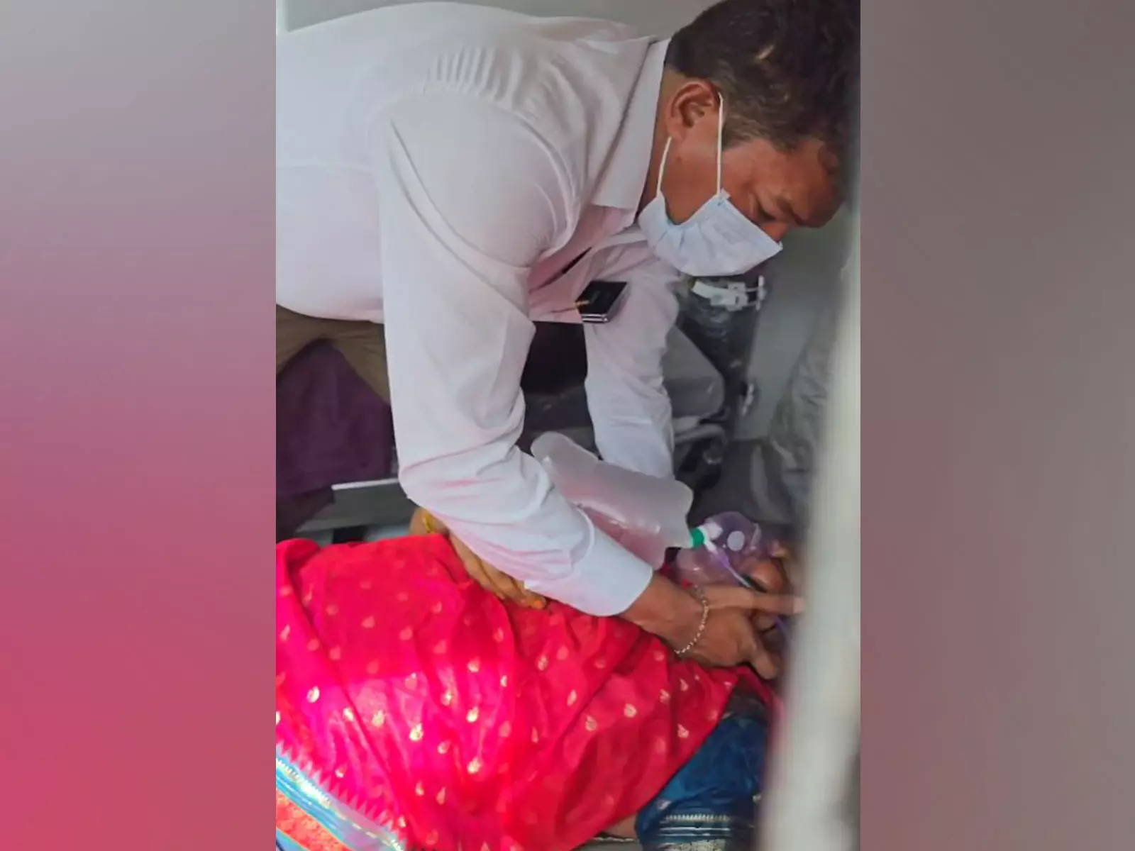 श्रीकाकुलम भगदड़ पर CM चंद्रबाबू नायडू ने जताया शोक, राहत कार्यों की निगरानी के निर्देश श्रीकाकुलम भगदड़ पर CM चंद्रबाबू नायडू ने जताया शोक, राहत कार्यों की निगरानी के निर्देश