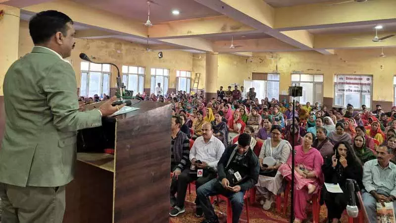 निर्माण श्रमिक कल्याण बोर्ड ने Nurpur में जागरूकता शिविर का आयोजन किया निर्माण श्रमिक कल्याण बोर्ड ने Nurpur में जागरूकता शिविर का आयोजन किया