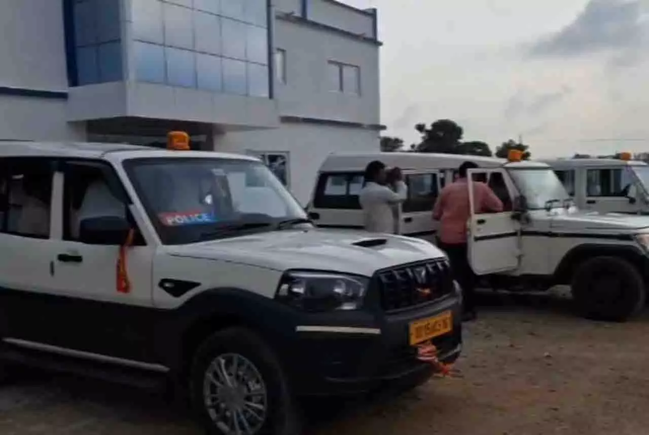 Odisha: ज्ञात पदार्थ छिड़कने के बाद महिला ने किया बलात्कार का आरोप Odisha: ज्ञात पदार्थ छिड़कने के बाद महिला ने किया बलात्कार का आरोप