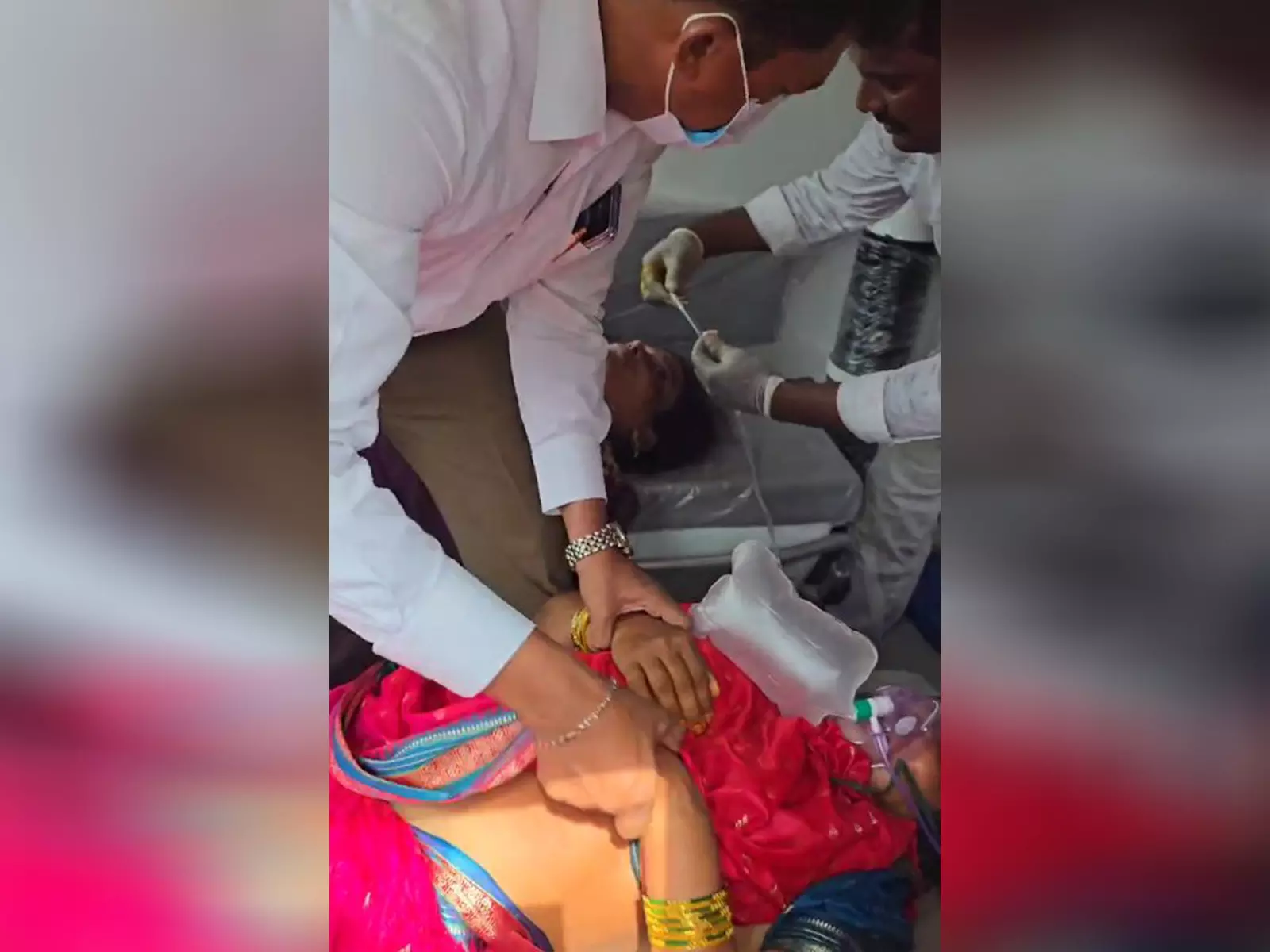 वेंकटेश्वर स्वामी मंदिर भगदड़ पीड़ितों के लिए PM Modi ने 2 लाख रुपये की सहायता की घोषणा की वेंकटेश्वर स्वामी मंदिर भगदड़ पीड़ितों के लिए PM Modi ने 2 लाख रुपये की सहायता की घोषणा की