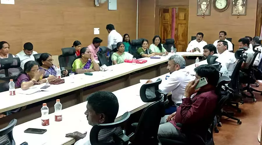 Karnataka : सार्वजनिक स्थानों पर कचरा फैलाने वालों के खिलाफ मामला दर्ज Karnataka : सार्वजनिक स्थानों पर कचरा फैलाने वालों के खिलाफ मामला दर्ज