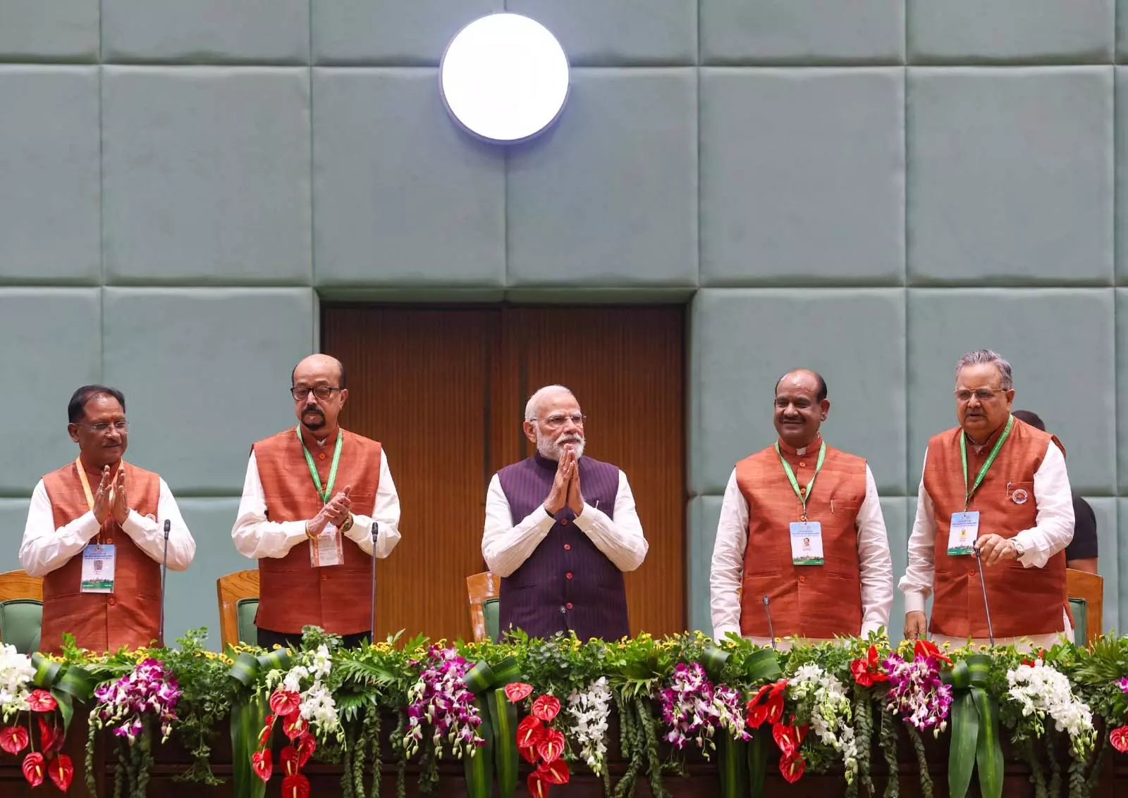 लोकसभा अध्यक्ष ने विधानसभा के नये भवन के उद्घाटन पर छत्तीसगढ़वासियों को बधाई दी लोकसभा अध्यक्ष ने विधानसभा के नये भवन के उद्घाटन पर छत्तीसगढ़वासियों को बधाई दी