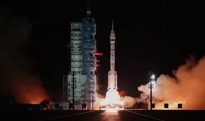 China का शेनझोउ 21 स्पेसशिप रिकॉर्ड समय में स्पेस स्टेशन से जुड़ा China का शेनझोउ 21 स्पेसशिप रिकॉर्ड समय में स्पेस स्टेशन से जुड़ा