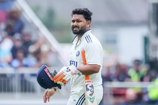IND-A vs SA-A: ऋषभ पंत के नाबाद 64 रन से तीसरे दिन का खेल बराबरी पर IND-A vs SA-A: ऋषभ पंत के नाबाद 64 रन से तीसरे दिन का खेल बराबरी पर