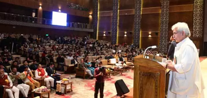 हमारा मुख्य उद्देश्य लगातार 5% वार्षिक विकास दर हासिल करना होना चाहिए: LG हमारा मुख्य उद्देश्य लगातार 5% वार्षिक विकास दर हासिल करना होना चाहिए: LG