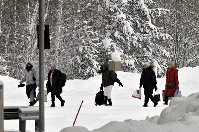 Finland में इमिग्रेशन सख्ती: बिना डॉक्यूमेंट वाले प्रवासियों में बढ़ा डर Finland में इमिग्रेशन सख्ती: बिना डॉक्यूमेंट वाले प्रवासियों में बढ़ा डर