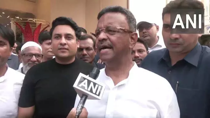 फिरहाद हकीम बोले– टीएमसी में गड़बड़ी नहीं चलेगी, गुम हुए परिवारों की नई सूची बनेगी फिरहाद हकीम बोले– टीएमसी में गड़बड़ी नहीं चलेगी, गुम हुए परिवारों की नई सूची बनेगी
