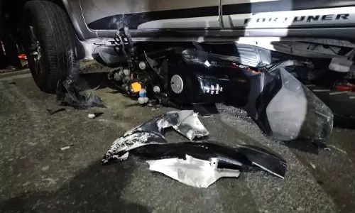 Jammu-Kashmir: तेज रफ्तार बाइक और कार की टक्कर, मची चीख-पुकार