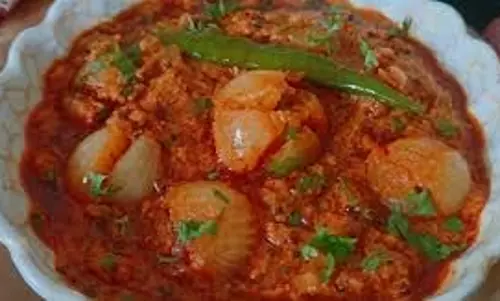 Sabut Pyaz Ki Sabji: ऐसे बनाएं साबुत प्याज की चटपटी सब्जी